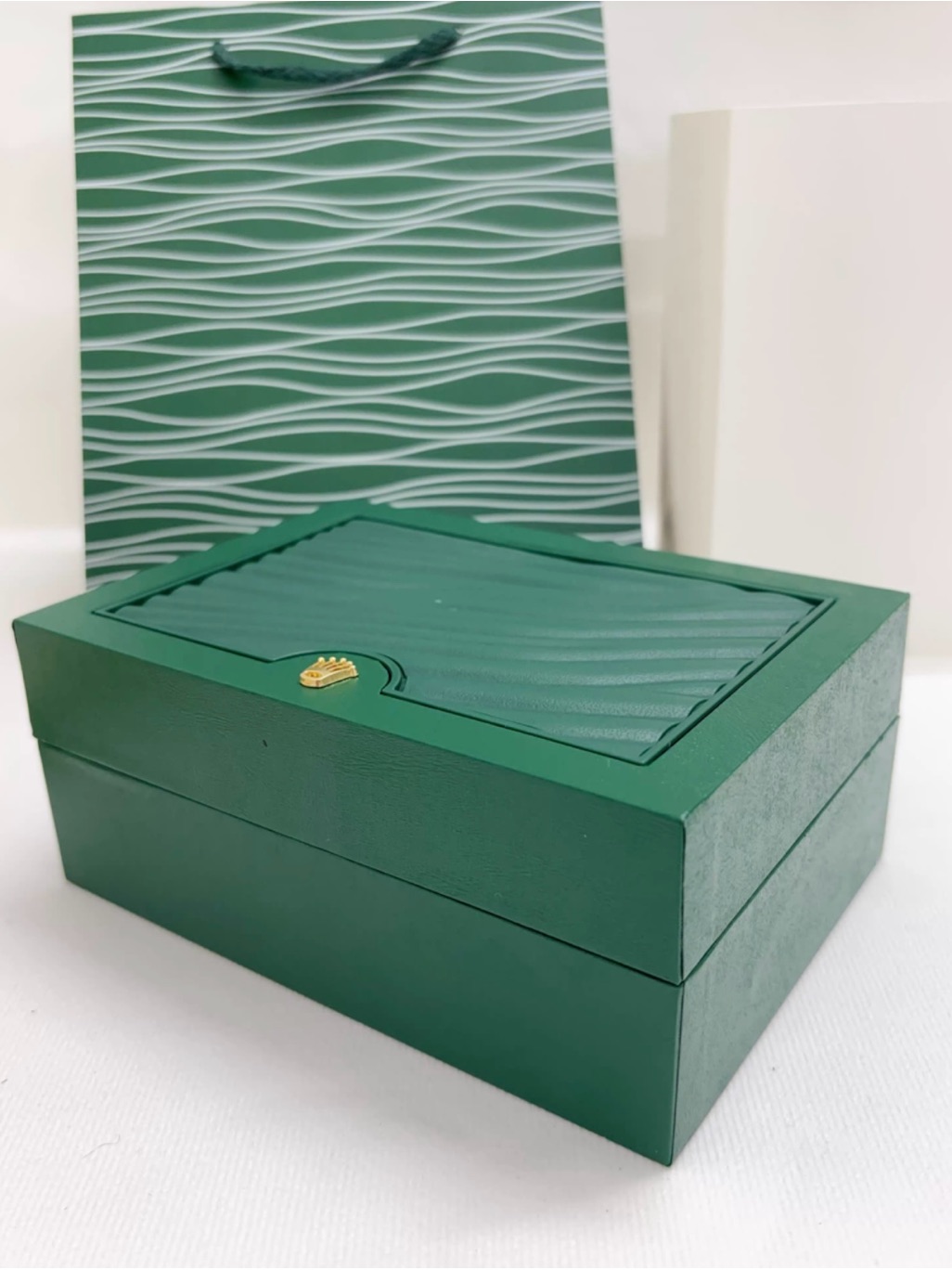 Rolex Green Watch Presentation Box With Gold Emblem Rolex Green Watch Presentation Box With Gold Emblem